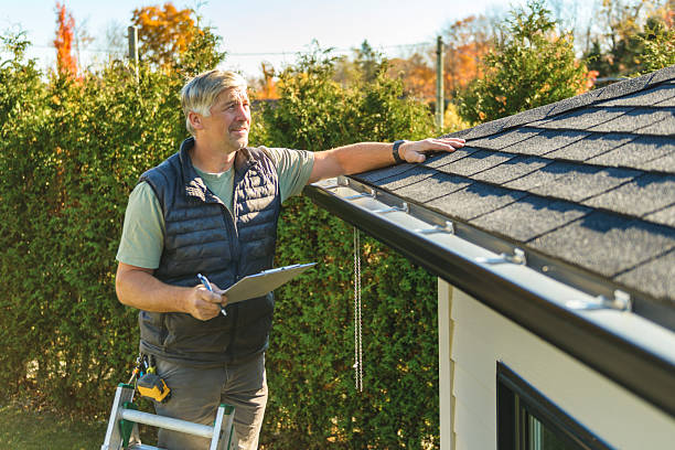Professional Roof Replacement technician working in Lincoln, WA
